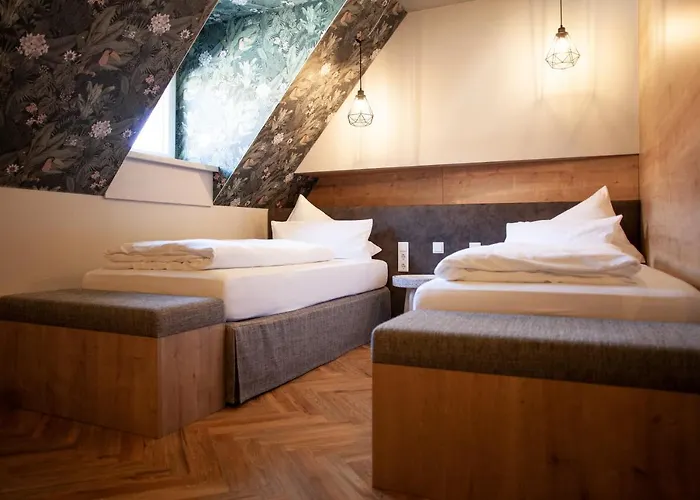 Bayerischer Hof 3*
