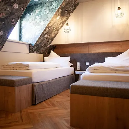 Bayerischer Hof 3*